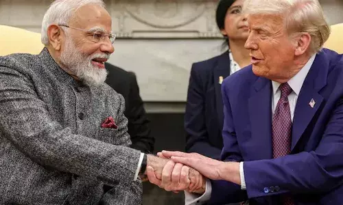 മോദി ഏറ്റവും സുന്ദരനായ വ്യക്തി, പക്ഷേ അദ്ദേഹം കുറച്ചുകടുപ്പക്കാരനുമാണ്; അപ്പെക് ഉച്ചകോടിക്കിടെ പ്രധാനമന്ത്രിയെ പുകഴ്ത്തി ട്രംപ്; ഇന്ത്യ-യുഎസ് വ്യാപാര കരാര്‍ ഉടന്‍ ഒപ്പുവയ്ക്കുമെന്ന് സൂചന; ഇന്ത്യ-പാക്കിസ്ഥാന്‍ ആണവയുദ്ധം താന്‍ ഇടപെട്ടാണ് തടഞ്ഞതെന്നും ആവര്‍ത്തിച്ച് യുഎസ് പ്രസിഡന്റ്