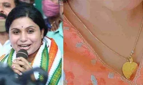 എന്റെ മാലയും താലിയും കാണ്മാനില്ല; രാത്രി പത്തരയ്ക്ക് ശേഷമെത്തിയ കള്ളനെ തേടി പരാതി നല്‍കി വീണ എസ്.നായര്‍