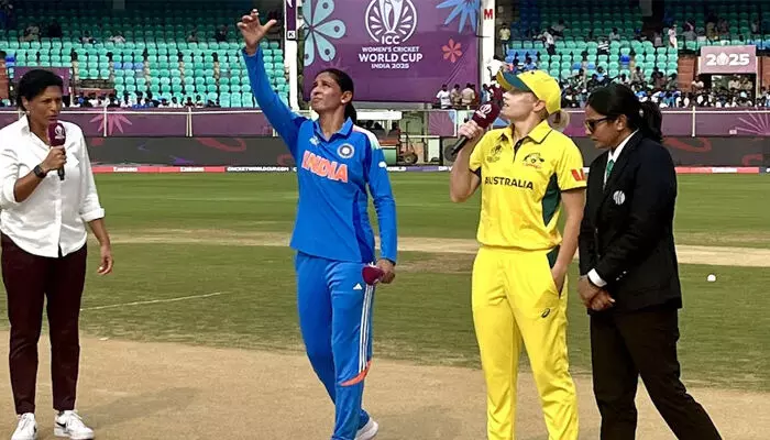 വനിതാ ലോകകപ്പ് സെമിയില്‍ ടോസിലെ ഭാഗ്യം അലീസ ഹീലിക്ക്; ഓസ്‌ട്രേലിയ ആദ്യം ബാറ്റു ചെയ്യും; മൂന്ന് മാറ്റങ്ങളുമായി ഇന്ത്യ; ഓപ്പണിങ്ങില്‍ സ്മൃതിക്കൊപ്പം ഷെഫാലി; ഓസിസ് നിരയിലും ഒരു മാറ്റം; ജീവന്‍മരണ പോരാട്ടത്തിന് ഹര്‍മന്‍പ്രീത് കൗറും സംഘവും