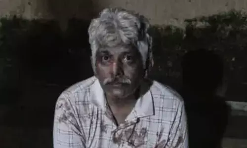 മദ്യം കഴിച്ചുകൊണ്ടിരിക്കെ കുപ്പി തറയില്‍ വീണ് പൊട്ടി; ചോദ്യം ചെയ്ത അമ്മയെ കുപ്പിച്ചില്ലുകൊണ്ട് കഴുത്തറുത്ത് കൊന്ന് മകന്‍; പ്രതിയെ പോലീസ് പിടികൂടി