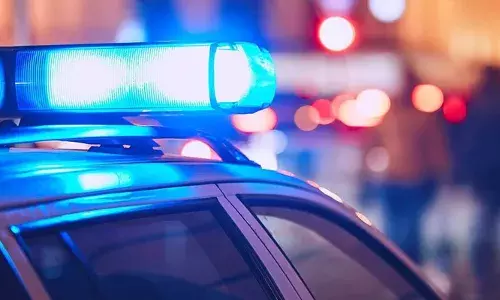 പ്രണയം നിരസിച്ചതിനുള്ള പ്രതികാരം; സ്‌കൂള്‍ വിട്ട് വരുന്ന വഴി അധ്യാപികയെ മരത്തില്‍ കെട്ടിയിട്ട് വിവസ്ത്രയാക്കി മര്‍ദ്ദിച്ചു; സംഭവത്തില്‍ 26കാരനായ ബന്ധു പിടിയില്‍