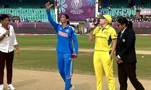 വനിതാ ലോകകപ്പ് സെമിയില്‍ ടോസിലെ ഭാഗ്യം അലീസ ഹീലിക്ക്; ഓസ്‌ട്രേലിയ ആദ്യം ബാറ്റു ചെയ്യും; മൂന്ന് മാറ്റങ്ങളുമായി ഇന്ത്യ; ഓപ്പണിങ്ങില്‍ സ്മൃതിക്കൊപ്പം ഷെഫാലി; ഓസിസ് നിരയിലും ഒരു മാറ്റം; ജീവന്‍മരണ പോരാട്ടത്തിന് ഹര്‍മന്‍പ്രീത് കൗറും സംഘവും