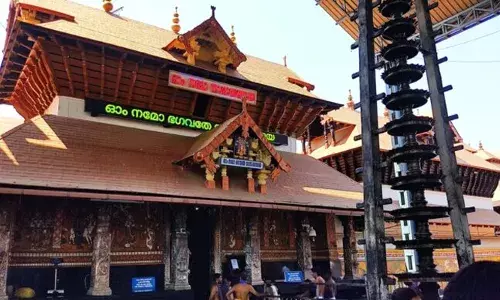 ഭക്തരുടെ സൗകര്യം നോക്കി പൂജാസമയം മാറ്റേണ്ടതില്ല; ഗുരുവായൂരിലെ ഉദയാസ്തമയ പൂജ വൃശ്ചിക മാസത്തിലെ ഏകാദശി ദിവസം നടത്തണമെന്ന് സുപ്രീംകോടതി