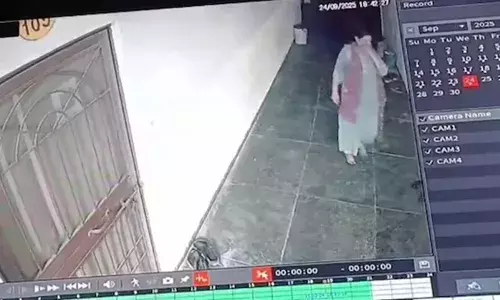 കൂട്ടുകാരിയുടെ വീട്ടില്‍ അതിക്രമിച്ച് കയറി രണ്ട് ലക്ഷം രൂപയും ഫോണും കവര്‍ന്നു; സിസിടിവി ദൃശ്യങ്ങള്‍ തെളിവായി; മധ്യപ്രദേശിലെ പൊലീസ് ഉദ്യോഗസ്ഥ ഒളിവില്‍