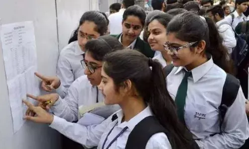 സിബിഎസ്ഇ പത്ത്, പന്ത്രണ്ട് ക്ലാസുകളിലെ പരീക്ഷാ തീയതി പ്രഖ്യാപിച്ചു; ഫെബ്രുവരി പതിനേഴ് മുതല്‍ പരീക്ഷ ആരംഭിക്കും