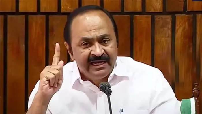 അതീവദരിദ്രരില്ലാത്ത സംസ്ഥാനമെന്ന അവകാശവാദം തെറ്റ്: കള്ളക്കണക്ക് കൊണ്ട് കൊട്ടാരം പണിയുന്നു; ചിലരെ മാത്രം ഉള്പ്പെടുത്തിയാണ് സര്ക്കാര് അതീവദരിദ്രരുടെ പട്ടിക ഉണ്ടാക്കുന്നത്; 64,000പേരാണ് സര്ക്കാര് പട്ടികയിലുള്ളത്; എല്ഡിഎഫ് പ്രകടന പത്രികയില് പറയുന്നത് 4.5 ലക്ഷവും; പട്ടികയുടെ മാനദണ്ഡമെന്തെന്ന് സതീശന് അതീവദരിദ്രരില്ലാത്ത സംസ്ഥാനമെന്ന അവകാശവാദം തെറ്റ്: കള്ളക്കണക്ക് കൊണ്ട് കൊട്ടാരം പണിയുന്നു; ചിലരെ മാത്രം ഉള്പ്പെടുത്തിയാണ് സര്ക്കാര് അതീവദരിദ്രരുടെ പട്ടിക ഉണ്ടാക്കുന്നത്; 64,000പേരാണ് സര്ക്കാര് പട്ടികയിലുള്ളത്; എല്ഡിഎഫ് പ്രകടന പത്രികയില് പറയുന്നത് 4.5 ലക്ഷവും; പട്ടികയുടെ മാനദണ്ഡമെന്തെന്ന് സതീശന്