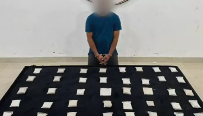 കുവൈറ്റിൽ വൻ മയക്കുമരുന്ന് വേട്ട; ആറ് കിലോ ഹെറോയിനും നാല് കിലോ മെത്താംഫെറ്റാമിനുമായി പ്രവാസി പിടിയിൽ; കൈയ്യോടെ പൊക്കി പോലീസ് കുവൈറ്റിൽ വൻ മയക്കുമരുന്ന് വേട്ട; ആറ് കിലോ ഹെറോയിനും നാല് കിലോ മെത്താംഫെറ്റാമിനുമായി പ്രവാസി പിടിയിൽ; കൈയ്യോടെ പൊക്കി പോലീസ്