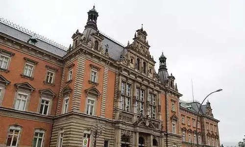 ബ്രിട്ടീഷ് പെണ്‍കുട്ടിയെ തട്ടികൊണ്ട് പോയി റേപ്പ് ചെയ്ത് ശരീരത്തില്‍ പ്രതിയുടെ പേര് ടാറ്റൂ ചെയ്തു; അഫ്ഗാന്‍ യുവാവും കൂട്ടുകാരും പ്രതിക്കൂട്ടില്‍