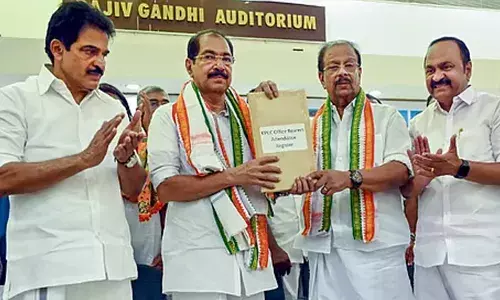 തര്‍ക്കങ്ങള്‍ മാറ്റിവച്ച് തിരഞ്ഞെടുപ്പുകള്‍ക്കായി ഒരുങ്ങാന്‍ കോണ്‍ഗ്രസ്; കെപിസിസിക്ക് പുതിയ കോര്‍ കമ്മിറ്റി; 17 അംഗ കമ്മിറ്റിയില്‍ എ കെ ആന്റണിയും വി എം സുധീരനും തരൂരും അടക്കമുള്ള മുതിര്‍ന്ന നേതാക്കള്‍; ദീപ ദാസ് മുന്‍ഷി കണ്‍വീനര്‍; നിര്‍ണായക തീരുമാനം സംസ്ഥാന നേതാക്കളുമായുളള കൂടിക്കാഴ്ചയ്ക്ക് പിന്നാലെ