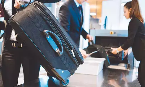 ഇനി ഒമാനിലേക്ക് പറക്കാൻ ഒരുങ്ങുമ്പോൾ ഇതൊക്കെ ശ്രദ്ധിക്കണം..!!; സുപ്രധാന മാർഗനിർദ്ദേശങ്ങൾ പുറത്തിറക്കി അധികൃതർ; ഈ വസ്തുക്കൾ കൈവശമുണ്ടെങ്കിൽ അറിയിക്കണമെന്ന് കസ്റ്റംസ്