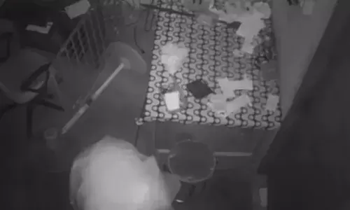 ചേർത്തലയിൽ നിന്നും ലോട്ടറി നൈസായിട്ട് തൂക്കി; ഏജന്റ് എന്ന വ്യാജേന കൊയിലാണ്ടിയിലെ ക‌ടയിലെത്തി കൈമാറി; കൈയ്യോടെ പൊക്കി