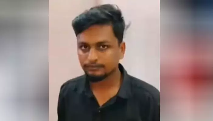 ദീപാവലി ദിവസം വീടിന്റെ മുന്നില്‍ പടക്കം പൊട്ടിച്ചതിനെ ചൊല്ലി തര്‍ക്കം;   വീട്ടില്‍ കയറി യുവാവിനെ വെട്ടിയ കേസില്‍ ഒരാള്‍ കൂടി അറസ്റ്റില്‍