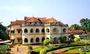 യുജി കോഴ്‌സുകള്‍ക്ക് 50 ശതമാനവും പിജി കോഴ്‌സുകള്‍ക്ക് 40 ശതമാനവും ഫീസ് കുറയ്ക്കും; കാര്‍ഷിക സര്‍വകലാശാലയില്‍ തിരുത്തല്‍