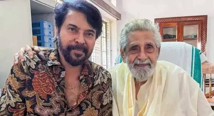 മധുവിനെ സന്ദര്‍ശിച്ച് നടന്‍ മമ്മൂട്ടി; ഒരു മണിക്കൂറോളം കൂടിക്കാഴ്ച; അനശ്വര നായകനെ കാണാന്‍ മെഗാസ്റ്റാര്‍ എത്തിയപ്പോള്‍