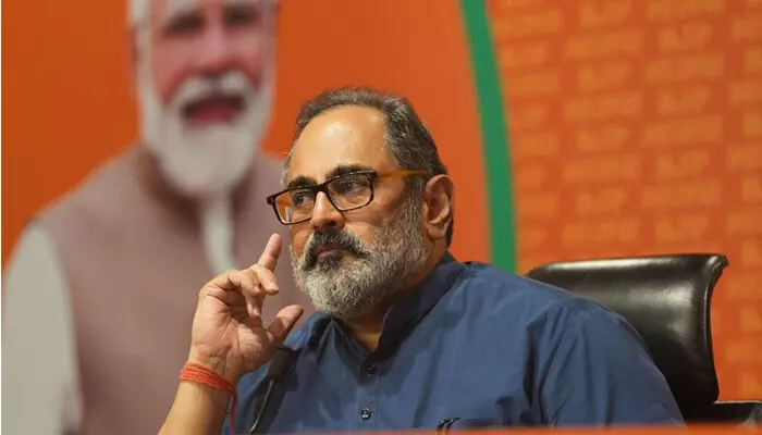 9 വര്‍ഷമായി സിപിഎം നടത്തിയ പിആര്‍ വര്‍ക്കിന്റെ തുടര്‍ച്ചയാണ് അതിദാരിദ്ര്യമുക്ത പ്രഖ്യാപനം; തിരഞ്ഞെടുപ്പിന് തൊട്ടടുത്ത് എത്തിയപ്പോള്‍ പതിവുപോലെ നുണ പറഞ്ഞ് പറ്റിക്കാനുള്ള ശ്രമമാണ് പിണറായി വിജയന്‍ നടത്തുന്നതെന്ന് രാജീവ് ചന്ദ്രശേഖര്‍