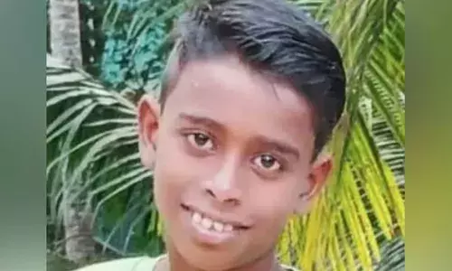 സുഹൃത്തുമൊത്ത് കുളിക്കുന്നതിനിടെ ശക്തമായ തിരയില്‍പ്പെട്ടു; അടിമലത്തുറയില്‍ ആറാം ക്ലാസ് വിദ്യാര്‍ത്ഥിയെ കടലില്‍ കാണാതായി