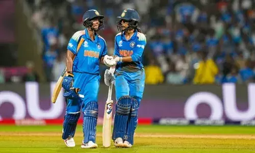 വല്ലാതെ ക്ഷീണിതയായിരുന്നു, ഒറ്റയ്ക്ക് അത് ചെയ്യാൻ കഴിയില്ലെന്ന് തോന്നി, എന്നോട് സംസാരിച്ചുകൊണ്ടേയിരിക്കണമെന്ന് അവളോട് പറഞ്ഞു; ഔട്ടായി തിരികെ നടക്കുമ്പോൾ ദീപ്തി ജമീമ റോഡ്രിഗസിനോട് പറഞ്ഞതിങ്ങനെ