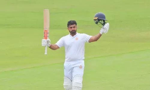 ഫസ്റ്റ് ക്ലാസ് ക്രിക്കറ്റില്‍ 9000 റണ്‍സ് പിന്നിട്ട് കരുൺ നായർ; സ്മരണ്‍ രവിചന്ദ്രന്‍ സെഞ്ചുറിക്കരികെ; ആദ്യ ദിനം വീണത് മൂന്ന് വിക്കറ്റുകൾ; കേരളത്തിനെതിരായ രഞ്ജി ട്രോഫിയിൽ കർണാടക മികച്ച സ്കോറിലേക്ക്