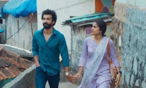 പ്രണയ ചിത്രവുമായി റോഷൻ മാത്യു; നായികയായി സെറിൻ ശിഹാബ്; പ്രശാന്ത് വിജയ് സംവിധാനം ചെയ്യുന്ന ഇത്തിരി നേരം; പ്രേക്ഷക ശ്രദ്ധനേടി ട്രെയിലർ