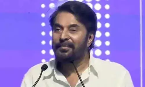 അതിസമ്പന്ന രാജ്യങ്ങളുടെ ഇരുപതിലൊന്ന് പോലുമില്ലാത്ത കേരളമാണ് ഈ നേട്ടംകൊയ്യുന്നത്; ദാരിദ്രമുക്ത കേരളം: അഭിനന്ദിച്ച് മമ്മൂട്ടി