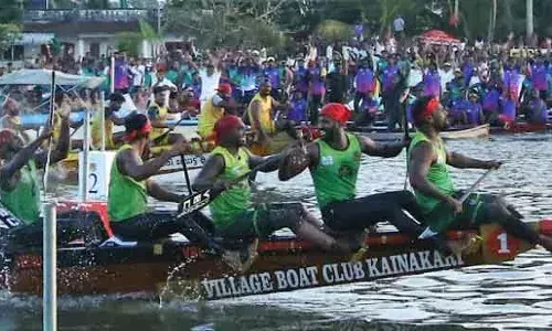 ചാമ്പ്യന്‍സ് ബോട്ട് ലീഗ് അഞ്ചാം സീസണ്‍; പുളിങ്കുന്നിലും അജയ്യരായി വീയപുരം ചുണ്ടന്‍