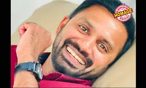 രാവിലെ ഡ്യൂട്ടിക്ക് എത്താതിരുന്നതോടെ ആശുപത്രിയില്‍ നിന്ന് അന്വേഷണം; ഭാര്യ വീട്ടിലെത്തി വാതില്‍ തുറന്നപ്പോള്‍ കട്ടിലില്‍ മരിച്ചുകിടക്കുന്ന നിലയില്‍ സെബിന്‍; എറണാകുളം സ്വദേശിയായ മലയാളി നഴ്‌സിന്റെ അപ്രതീക്ഷിത മരണത്തിന്റെ ഷോക്കില്‍ പ്രവാസി മലയാളികള്‍; സെബിന് സംഭവിച്ചത് എന്ത്?