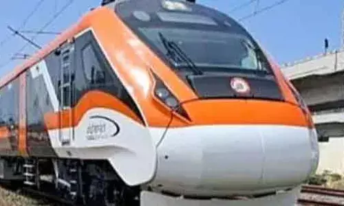 രാവിലെ 5.10ന് ബംഗളൂരുവില്‍ നിന്ന് പുറപ്പെട്ട് ഉച്ചയ്ക്ക് 1.50ന് എറണാകുളത്ത് എത്തും; 2.30ന് എറണാകുളം ജംഗ്ഷനില്‍ നിന്ന് പുറപ്പെട്ട് അന്ന് രാത്രി 11ന് ബംഗളൂരുവില്‍ എത്തും; പുതിയ വന്ദേഭാരതിന് സമയക്രമം; ഉദ്ഘാടന തീയതിയും ഉടന്‍