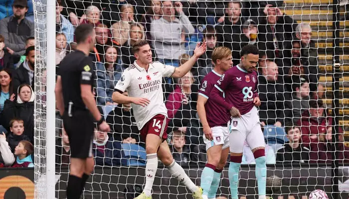 ബേൺലിയെ തകർത്തത് എതിരില്ലാത്ത രണ്ട് ഗോളുകൾക്ക്; പ്രീമിയർ ലീഗിൽ വിജയക്കുതിപ്പ് തുടർന്ന് ആഴ്സണൽ; ഗോൾ വല കുലുക്കിയത് വിക്ടർ ഗ്യോക്കേഴ്സും ഡെക്ലാൻ റൈസും