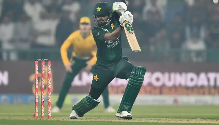 ദക്ഷിണാഫ്രിക്കയെ ആറ് വിക്കറ്റിന് പരാജയപ്പെടുത്തി പരമ്പര സ്വന്തമാക്കി പാക്കിസ്ഥാൻ; ഷഹീൻ അഫ്രീദിക്ക് മൂന്ന് വിക്കറ്റ്; ടി20 ക്രിക്കറ്റിൽ രോഹിത്തിനെയും കൊഹ്‍ലിയെയും മറികടന്ന് ബാബർ അസം