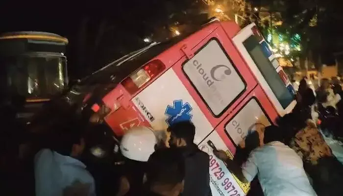 നിയന്ത്രണം വിട്ട ആംബുലൻസ് വാഹനങ്ങൾക്കിടയിലേക്ക് പാഞ്ഞുകയറി; സ്കൂട്ടർ യാത്രികരായ ദമ്പതികൾക്ക് ദാരുണാന്ത്യം; ഡ്രൈവർക്കെതിരെ കേസെടുത്ത് പോലീസ് നിയന്ത്രണം വിട്ട ആംബുലൻസ് വാഹനങ്ങൾക്കിടയിലേക്ക് പാഞ്ഞുകയറി; സ്കൂട്ടർ യാത്രികരായ ദമ്പതികൾക്ക് ദാരുണാന്ത്യം; ഡ്രൈവർക്കെതിരെ കേസെടുത്ത് പോലീസ്