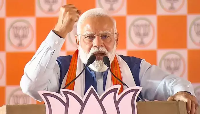 സ്ഫോടനങ്ങള് ഉണ്ടായത് പാക്കിസ്ഥാനില് ആണെങ്കിലും കോണ്ഗ്രസ് രാജകുടുംബത്തിന് ഉറക്കമില്ലാത്ത രാത്രികളായിരുന്നു; ഓപ്പറേഷന് സിന്ദൂറിന്റെ ഞെട്ടലില് നിന്ന് പാക്കിസ്ഥാനിലെയും കോണ്ഗ്രസിലെയും ചിലര് ഇതുവരെ കരകയറിയിട്ടില്ല; ആര്ജെഡിയും കോണ്ഗ്രസും  ജംഗിള് രാജിന്റെ പാഠശാലയില് പഠിച്ചവരാണെന്നും പ്രധാനമന്ത്രി സ്ഫോടനങ്ങള് ഉണ്ടായത് പാക്കിസ്ഥാനില് ആണെങ്കിലും കോണ്ഗ്രസ് രാജകുടുംബത്തിന് ഉറക്കമില്ലാത്ത രാത്രികളായിരുന്നു; ഓപ്പറേഷന് സിന്ദൂറിന്റെ ഞെട്ടലില് നിന്ന് പാക്കിസ്ഥാനിലെയും കോണ്ഗ്രസിലെയും ചിലര് ഇതുവരെ കരകയറിയിട്ടില്ല; ആര്ജെഡിയും കോണ്ഗ്രസും  ജംഗിള് രാജിന്റെ പാഠശാലയില് പഠിച്ചവരാണെന്നും പ്രധാനമന്ത്രി