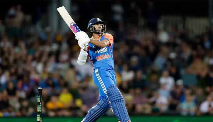 വെടിക്കെട്ട് പ്രകടനത്തോടെ 23 പന്തില് 49; കൈവിട്ട കളി തിരിച്ചു പിടിച്ച് വാഷിങ്ടണ് സുന്ദര്; മൂന്നാം ടി 20 യില് ഇന്ത്യക്ക് 5 വിക്കറ്റ് ജയം; പരമ്പരയില് ഇന്ത്യയും ഓസ്ട്രേലിയയും 1-1 ന് ഒപ്പത്തിനൊപ്പം വെടിക്കെട്ട് പ്രകടനത്തോടെ 23 പന്തില് 49; കൈവിട്ട കളി തിരിച്ചു പിടിച്ച് വാഷിങ്ടണ് സുന്ദര്; മൂന്നാം ടി 20 യില് ഇന്ത്യക്ക് 5 വിക്കറ്റ് ജയം; പരമ്പരയില് ഇന്ത്യയും ഓസ്ട്രേലിയയും 1-1 ന് ഒപ്പത്തിനൊപ്പം