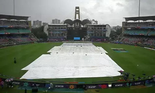 കിരീടമോഹങ്ങള്‍ക്ക് തിരിച്ചടിയായി നവി മുംബൈയില്‍ ചാറ്റല്‍ മഴ; വനിത ഏകദിന ലോകകപ്പ് ക്രിക്കറ്റ് ഫൈനലില്‍ ടോസ് വൈകും; മത്സരത്തിന് മഴ ഭീഷണിയെന്ന് കാലാവസ്ഥ റിപ്പോര്‍ട്ട്; നാളെ റിസര്‍വ് ഡേ