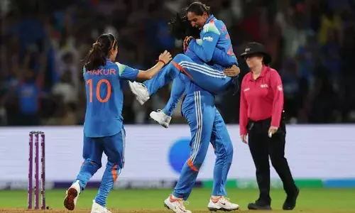 ബാറ്റിങ്ങിനു പിന്നാലെ ബൗളിങ്ങിലും താരമായി ഷഫാലി വര്‍മ്മയും ദീപ്തി ശര്‍മ്മയും; മൂന്നാമൂഴത്തില്‍ വനിതാ ക്രിക്കറ്റിലെ വിശ്വവിജയികളായി ഇന്ത്യ; വനിതാ ഏകദിന ലോകകപ്പില്‍ ഇന്ത്യ മുത്തമിടുന്നത് ചരിത്രത്തിലാദ്യമായി; ഫൈനലില്‍ ദക്ഷിണാഫ്രിക്കയെ കീഴടക്കിയത് 52 റണ്‍സിന്; 1983ല്‍ കപിലിന്റെ ചെകുത്താന്‍മാര്‍ നേടിയത് 2025 ല്‍ നേടി ഹര്‍മ്മന്‍ പ്രീതിന്റെ മാലാഖമാര്‍