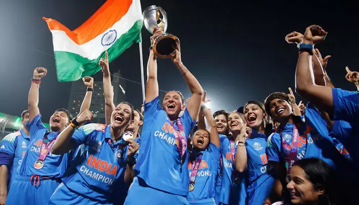 ലോകകപ്പ് സമ്മാനത്തുകയേക്കാള് വലിയ തുക;   ഹര്മന് പ്രീത് കൗറിനും സംഘത്തിനും  കോടികളുടെ പാരിതോഷികം;  ബിസിസിഐ സമ്മാനത്തുകയായി നല്കുക 51 കോടി ലോകകപ്പ് സമ്മാനത്തുകയേക്കാള് വലിയ തുക;   ഹര്മന് പ്രീത് കൗറിനും സംഘത്തിനും  കോടികളുടെ പാരിതോഷികം;  ബിസിസിഐ സമ്മാനത്തുകയായി നല്കുക 51 കോടി