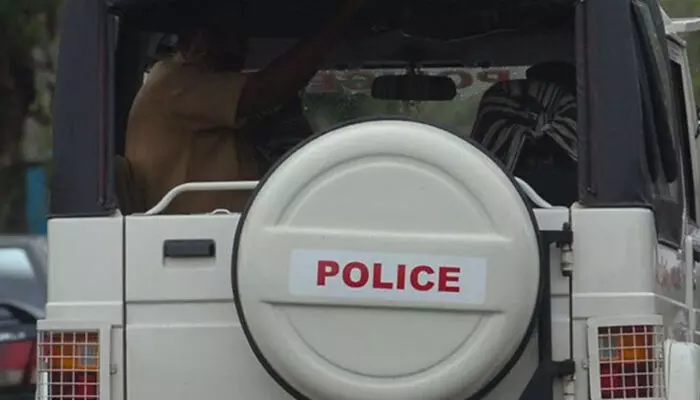 ഗൃഹപ്രവേശന ചടങ്ങിനെത്തിയ 11 വയസുകാരിയെ പീഡിപ്പിക്കാന്‍ ശ്രമം; 54കാരനായ ഹെഡ് മാസ്റ്റര്‍ അറസ്റ്റില്‍