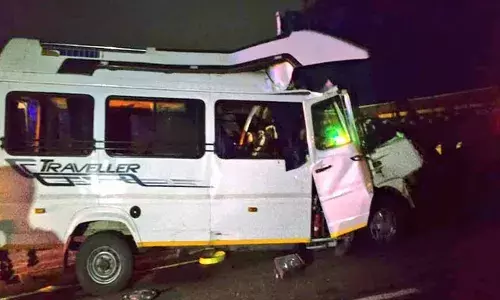 രാജസ്ഥാനില്‍ നിര്‍ത്തിയിട്ടിരുന്ന ട്രക്കില്‍ ട്രാവലര്‍ ഇടിച്ചു കയറി അപകടം; 15 പേര്‍ മരിച്ചു: പരിക്കേറ്റ മൂന്നു പേരുടെ നില അതീവ ഗുരുതരം