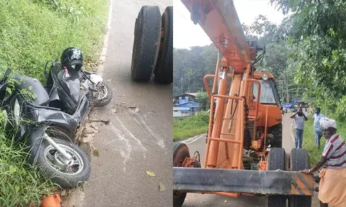 ക്രെയിൻ സ്കൂട്ടറിൽ തട്ടി സ്‌കൂട്ടർ യാത്രക്കാരിക്ക് ദാരുണാന്ത്യം; മരിച്ചത് അരുവാപ്പുലത്തുകാരി രാജി