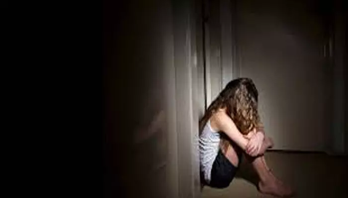 ഗൃഹപ്രവേശന ചടങ്ങിന് എത്തിയ പതിനൊന്നുകാരിയെ പീഡിപ്പിക്കാന്‍ ശ്രമം; സ്‌കൂളിലെ പ്രധാനാധ്യാപകന്‍ പിടിയില്‍