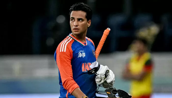 ആദ്യ പന്തിൽ തന്നെ വലിയ ഷോട്ടുകൾ കളിക്കാൻ സാധിക്കുന്ന താരം; അഭിഷേക് ശര്മ ഒരു ബാറ്റിങ് പ്രതിഭ; പ്രശംസിച്ച് ഓസീസ് സ്പിന്നര് ആദ്യ പന്തിൽ തന്നെ വലിയ ഷോട്ടുകൾ കളിക്കാൻ സാധിക്കുന്ന താരം; അഭിഷേക് ശര്മ ഒരു ബാറ്റിങ് പ്രതിഭ; പ്രശംസിച്ച് ഓസീസ് സ്പിന്നര്