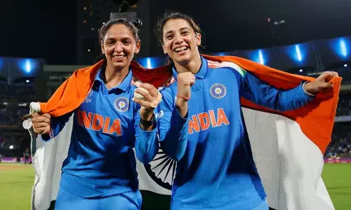 ഒരു ബാറ്ററായും ഫീല്‍ഡറായും ഹര്‍മന്‍ മികച്ചതാണ്; ക്യാപ്റ്റന്‍സിയുടെ ഭാരം ഇല്ലാതെ കൂടുതല്‍ സംഭാവന നല്‍കാന്‍ കഴിയും; ഇന്ത്യന്‍ ടീമിന്റെ ഭാവിയെ കരുതി ക്യാപ്റ്റന്‍ സ്ഥാനം ഒഴിയണം; എല്ലാ ഫോര്‍മാറ്റിലും സ്മൃതി നയിക്കണം: ലോകകപ്പ് ജയത്തിന് തൊട്ടുപിന്നാലെ മുന്‍ ക്യാപ്റ്റന്‍