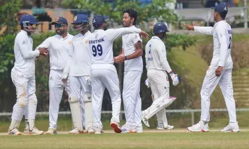 ബാറ്റിങ് നിരയെ എറിഞ്ഞൊതുക്കി മൊഹ്സിന്‍ ഖാൻ; രഞ്ജി ട്രോഫിയിൽ ഇന്നിംഗ്സ് തോല്‍വി വഴങ്ങി കേരളം; ബോണസ് പോയിന്റോടെ ഗ്രൂപ്പിൽ തലപ്പത്തെത്തി കർണാടക; കരുൺ നായർ കളിയിലെ താരം