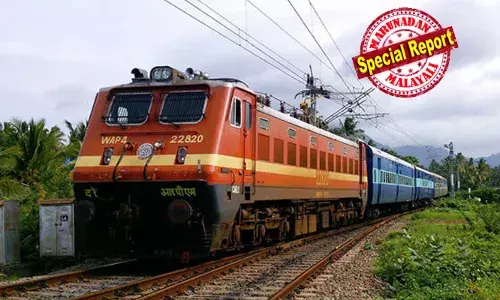 ട്രെയിന്‍ പുറപ്പെട്ടത് ഒരുദിവസത്തിലധികം വൈകി; 11 ദിവസത്തെ യാത്ര ഒന്‍പത് ദിവസമാക്കി ചുരുക്കി; സൗകര്യപ്രദമായ സജ്ജീകരണങ്ങള്‍ ഒരുക്കുന്നതില്‍ ഗുരുതരവീഴ്ച സംഭവിച്ച; അഷ്ടപുണ്യ തീര്‍ത്ഥയാത്ര ദുരിത പൂര്‍ണമായി; റെയില്‍വേ 73,500/ രൂപ നഷ്ടപരിഹാരം നല്‍കണം