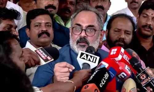 കേരളത്തിലെ ജനസംഖ്യ 3.60 കോടി; വിതരണം ചെയ്തിരിക്കുന്ന ആധാര്‍ കാര്‍ഡുകളുടെ എണ്ണം 4.10 കോടി; ആധാറിലെ ദേശ വിരുദ്ധത, രാജീവ് ചന്ദ്രശേഖറിന്റെ നിരീക്ഷണം ശരിവച്ച് കണക്കുകള്‍; എസ് ഐ ആര്‍ കേരളത്തില്‍ അനിവാര്യമെന്ന് ബിജെപി