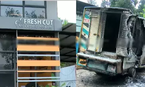 ഫ്രഷ് കട്ട് ഉടമകളും സമരസമിതിയും ഒരുമിച്ച് ചര്‍ച്ച വേണമെന്ന് എല്‍ഡിഎഫ്;  മാലിന്യ പ്രശ്‌നം പരിഹരിക്കാതെ ഫാക്ടറി തുറക്കാന്‍ അനുവദിക്കില്ലെന്ന് യുഡിഎഫ്;  കളക്ടര്‍ വിളിച്ച യോഗം പരാജയം; പ്രദേശവാസികളുടെ സമരം പുനരാരംഭിച്ചു