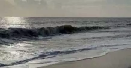 കള്ളക്കടല് പ്രതിഭാസത്തിനും ഉയര്ന്ന തിരമാലയ്ക്കും സാധ്യത; തിരുവനന്തപുരത്തും കൊല്ലത്തും കോഴിക്കോടും മുന്നറിയിപ്പ് കള്ളക്കടല് പ്രതിഭാസത്തിനും ഉയര്ന്ന തിരമാലയ്ക്കും സാധ്യത; തിരുവനന്തപുരത്തും കൊല്ലത്തും കോഴിക്കോടും മുന്നറിയിപ്പ്