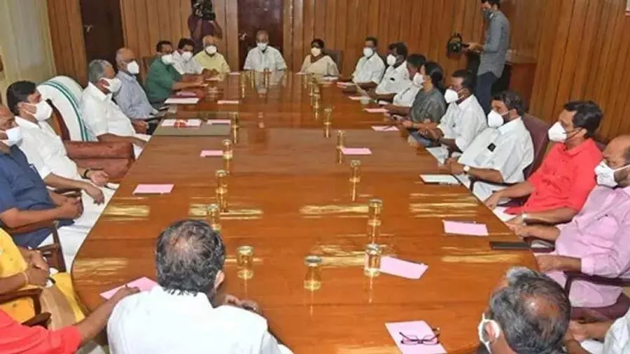 ആരോഗ്യവകുപ്പിലെ 202 ഡോക്ടര്മാരുടെ തസ്തികകള് സൃഷ്ടിക്കും; പുതിയ തസ്തികകള് കാസര്ഗോഡ്, വയനാട് മെഡിക്കല് കോളേജുകളിലും: മന്ത്രിസഭാ യോഗ തീരുമാനം ഇങ്ങനെ ആരോഗ്യവകുപ്പിലെ 202 ഡോക്ടര്മാരുടെ തസ്തികകള് സൃഷ്ടിക്കും; പുതിയ തസ്തികകള് കാസര്ഗോഡ്, വയനാട് മെഡിക്കല് കോളേജുകളിലും: മന്ത്രിസഭാ യോഗ തീരുമാനം ഇങ്ങനെ