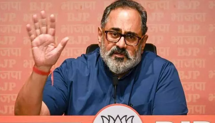 ദേവസ്വം ബോര്‍ഡിന്റെ കാലാവധി നീട്ടുന്ന ഓര്‍ഡിനന്‍സില്‍ ഒപ്പുവയ്ക്കരുത്; ഗവര്‍ണറോട് ശക്തമായി ആവശ്യപ്പെടുമെന്ന് രാജീവ് ചന്ദ്രശേഖര്‍