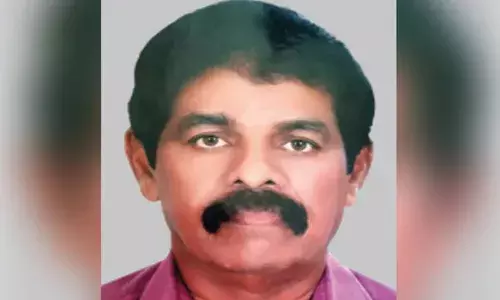 നിര്‍ത്തിയിട്ടിരുന്ന കാറില്‍ വയോധികനെ മരിച്ച നിലയില്‍ കണ്ടെത്തി; മൃതദേഹം അഴുകി തുടങ്ങിയ നിലയില്‍: മരണകാരണം ഹൃദയാഘാതമെന്ന് നിഗമനം