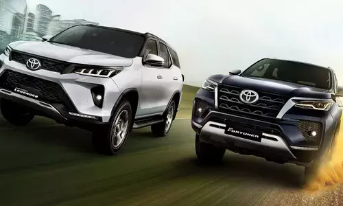 റോഡുകൾ കീഴടക്കി ഫോർച്യൂണറിന്റെ തേരോട്ടം...; വീണ്ടും അത്ഭുതമായി ആ ജാപ്പനീസ് മാസ്റ്റർപീസ്; റെക്കോർഡ് വിൽപ്പനയുമായി ടൊയോട്ട കമ്പനി; ഒക്ടോബർ മാസം വൻ കുതിപ്പ്; റിപ്പോർട്ടുകൾ പുറത്ത്